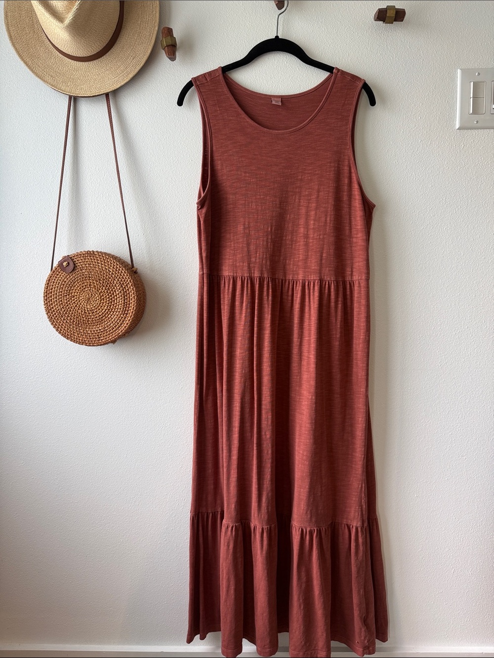 Old navy tiered maxi dress. Size medium. Rust color.
